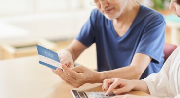 Livret A : pourquoi les grands-parents ne peuvent plus verser d'argent sur le compte de leurs petits-enfants ?