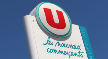 “Bonne retraite Marie-Paule” : après 35 ans chez Super U, elle part à la retraite sans se douter de l'incroyable surprise que lui réservent ses collègues