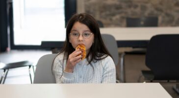 “Ce n'est pas uniquement un sujet de pouvoir d'achat” : faute de place à la cantine, ce papa paie 4 fois plus cher pour faire déjeuner sa fille