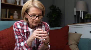 Marie, retraitée de 63 ans et obligée de travailler pour finir les fins de mois : "Ça m'aide un peu, mais il faudrait que j'en fasse plus"