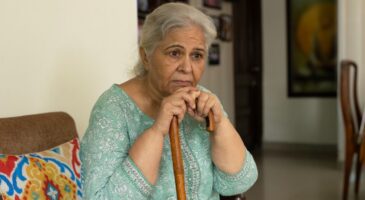 Aziza, retraitée de 70 ans, vit chez sa famille faute de pension suffisante : “Je ne pouvais pas me permettre de vivre seule”