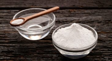 Mélanger de l'eau oxygénée et du bicarbonate de soude : à quoi ça sert et pourquoi c'est recommandé ?