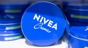 Les pharmaciens spécialisés en cosmétiques sont unanimes : "La boîte bleue de Nivea n’est pas recommandée comme crème antirides"