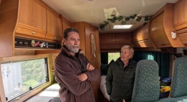 Fernando et Anna vivent dans un camping-car de 7 mètres : "Nous sommes retraités et notre pension est modeste, nous avons fait des économies"