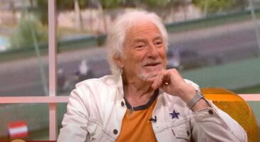 Hugues Aufray (97 ans) révèle le secret de sa longévité : "Je prends des vitamines le matin"