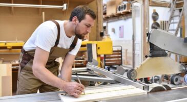 José, charpentier de 37 ans : "Les jeunes que nous avons embauchés ont des exigences précises en matière de travail, d’horaires et de salaire. Si ces exigences ne sont pas respectées, ils ne viennent pas travailler"