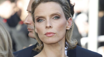 Sylvie Tellier, 48 ans, est fan de ce stick Lancôme "effet seconde peau" qui ne marque pas les ridules