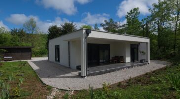 "À 72 ans, j'ai construit une maison dans mon jardin : elle est pour mon aide-soignante, pour que je n'aie pas à aller dans une maison de retraite"