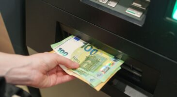 Un virement de 100 euros arrive sur le compte en banque de 1,6 million de Français ce vendredi 16 octobre 2026, la liste des "grands rouleurs" concernés par cette aide