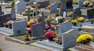 Éric passe sa retraite à prendre soin gratuitement de ce cimetière près de Saint-Quentin : "Ça occupe le cerveau tous les jours, sauf le dimanche, car c’est mon jour de repos"