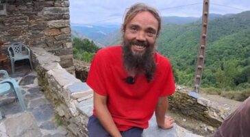 Miguel, 52 ans, a élevé ses 3 enfants dans un village désert : « À mon arrivée, il y avait un trou dans le toit grand comme ma camionnette. Et à l'intérieur, rien, même pas une cuisine »