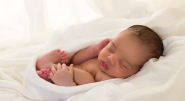 Oubliez Rose et Iris : court et poétique, ce prénom tout droit venu de Polynésie n'a été attribué que 5 fois en 2025