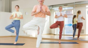 Après 65 ans : ce test de 10 secondes révèle votre équilibre