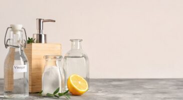 Mélanger du vinaigre blanc et des écorces d’orange : à quoi ça sert et pourquoi est-ce recommandé ?