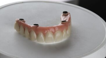Prothèses dentaires chinoises : cinq dentistes licenciés, que vont devenir leurs 6000 patients ?