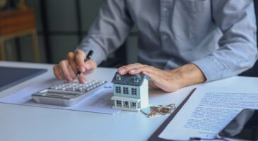 Ruben (39 ans), propriétaire de 150 logements : "J’aimerais les louer à des familles, mais je rembourse plus de 100 000 euros par mois d’emprunts immobiliers. J’ai soixante employés et, outre cette entreprise, je possède d’autres commerces"