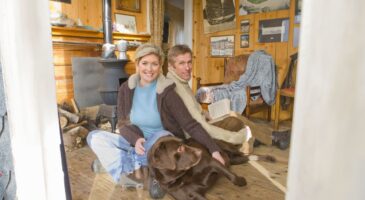 Alan et Katie ont renoncé au chauffage pendant 10 ans pour prendre leur retraite anticipée à 40 ans : "On peut juger que c’est de la folie ou du génie, mais ça a marché"