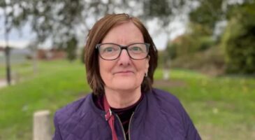 Fiona n’a pas assez de pension de retraite pour allumer le chauffage l’hiver : "Je n'ai pas les moyens de me chauffer et j'ai les mains bleues"