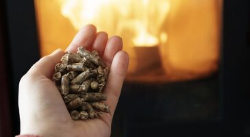 Bois de chauffage : une lourde amende de 135 euros si vous ne ramonez pas votre poêle à granulés cet automne 2026