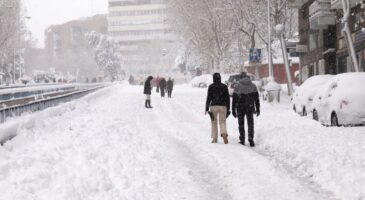 20 cm de neige à Paris, -11° C à Aurillac, verglas et froid extrême en France : cet hiver qui a marqué l'histoire de la météo