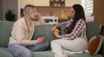 La psychologie confirme que les personnes qui ne parlent que d'elles-mêmes ne le font pas toujours par égoïsme, mais plutôt parce qu'elles cherchent à être entendues