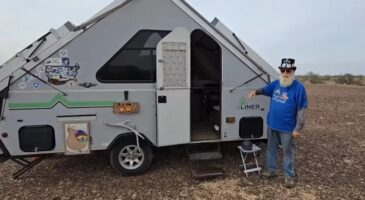Eugene, 71 ans, a tout quitté il y a 8 ans pour passer sa retraite à voyager en caravane : "Elle se plie complètement à plat"